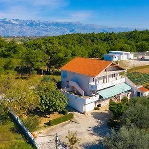 Luca Apartament Ražanac