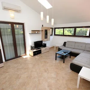 Vv Apartament Pula