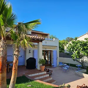 https://beau-t2-dans-rsidence-au-pied-du-massif-des-costes.fr-provencehotel.com